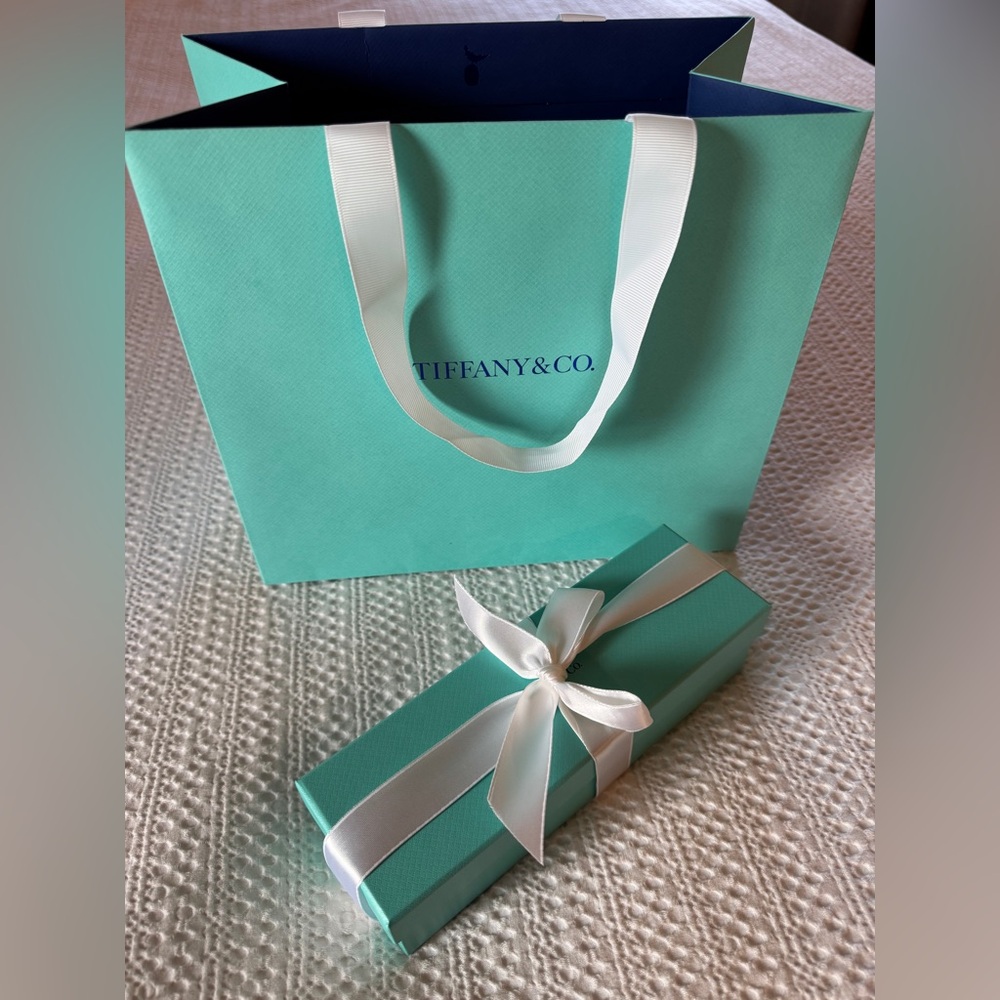 Tiffany & Co. Blue Gift Set Bag, Box and hinged bracelet box - Picture 3 of 6